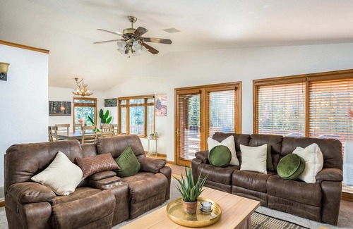 Evergreen Cabin | Mountain View Apartment Near Downtown & Trails