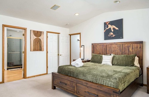 Evergreen Cabin | Mountain View Apartment Near Downtown & Trails