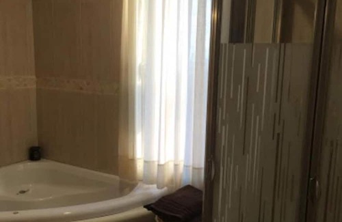 Olias del Rey House | Country House 'El Retiro De Toledo' with Private Pool, Wi-Fi and Air Conditioning