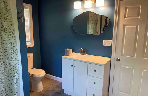 Windham Cottage | Quaint Cobbetts Pond Cottage with Pond Views