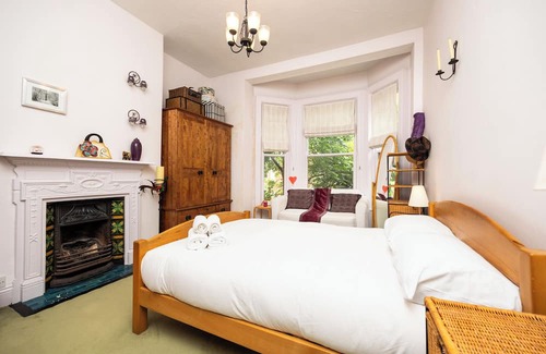 Haroldʼs Cross House | Stunning 4Bed, 2Bath House w/Garden near Kilmainham Gaol