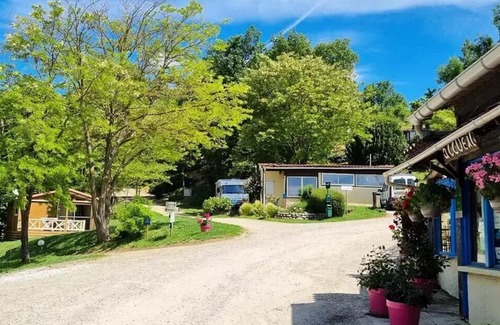 Durfort RV Rental | Campsite Le Bourdieu* - Cyrius Furnished Tent 4 people