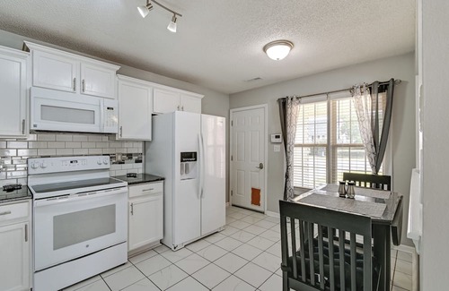 South View House | Convenient Hope Mills Home ~ 6 Mi to Fayetteville!