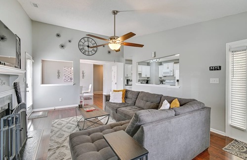 South View House | Convenient Hope Mills Home ~ 6 Mi to Fayetteville!