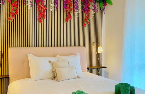 Malgrate Apartment | Charming floral apartment with mountain views!