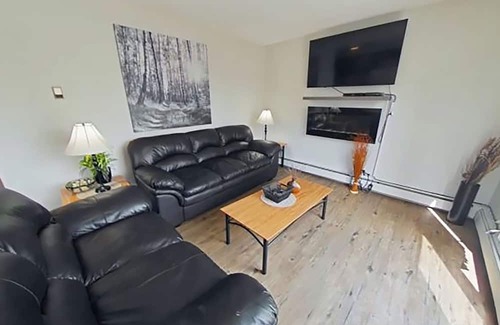 Red Deer Apartment | Spacious Two Bedroom Apartment in Great Location in West Park