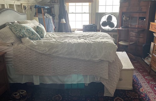 Cazenovia Cottage | Beautiful Watefront Camp for Rent on Cazenovia Lake. Sleeps 12. Dock/Rafts.