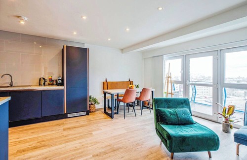 Woolwich Apartment | Clean & modern flat 5mins from Woolwich Arsenal Station-20mins to Central London