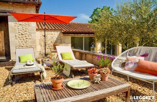 Nabinaud House | Magnificent Guest House with gym and indoor pool