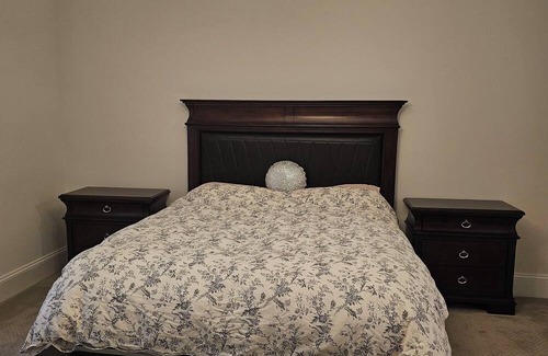 Belle Haven House | Escape to Tranquility: Rent a Room in Our Cozy Retreat House"