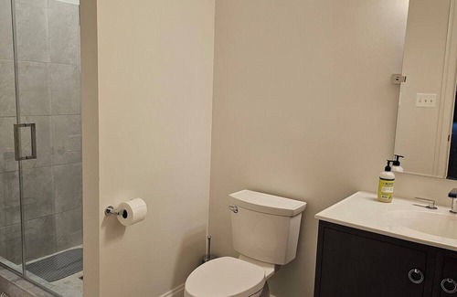 Belle Haven House | Escape to Tranquility: Rent a Room in Our Cozy Retreat House"