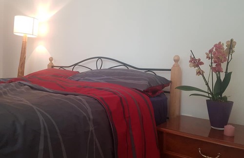 Untere Au Apartment | City Vibes & Riverside Retreat: Best of Both Worlds in Central Munich!