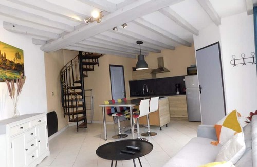 Benais House | Gite Indépendant au Calme Avec Toutes Commodités
