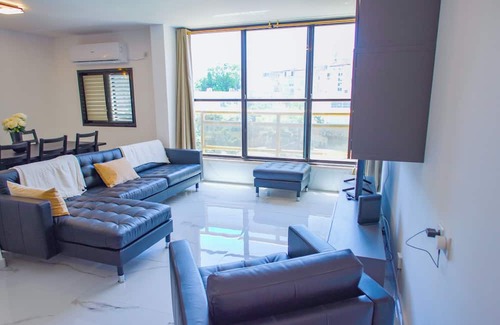 Netanya Apartment | Appartement 100m² Entièrement Rénové Harav Kook 5mn du Kikar et Plage