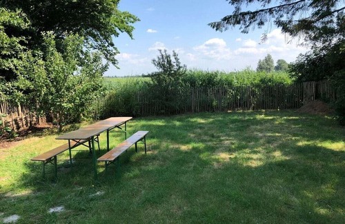 Groven House | The little thatched cottage