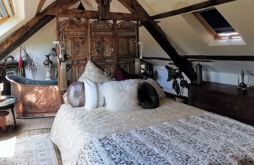 Langourla House | Holiday Home 'Le Cocon' with Private Terrace, Wi-Fi and Air Conditioning