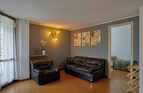 Desenzano del Garda Apartment | [100mt Lake] Accogliente Appartamento per 6 Persone con Piscina e Parcheggio