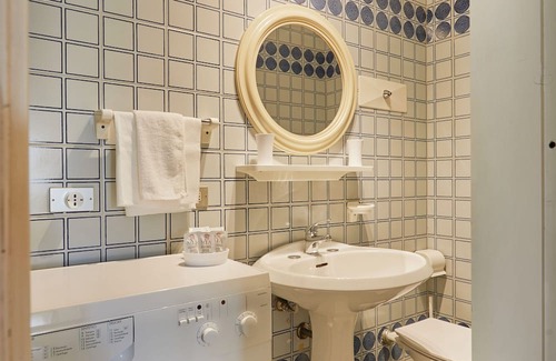 Desenzano del Garda Apartment | [100mt Lake] Accogliente Appartamento per 6 Persone con Piscina e Parcheggio