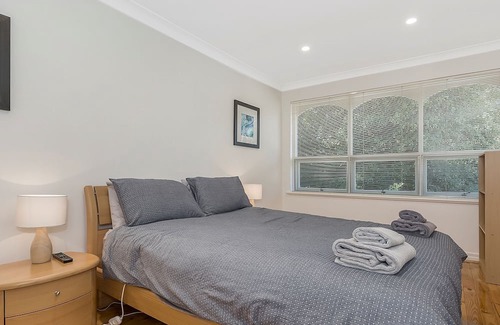 Kensington Gardens House | 3BR Family Home in Kensington Gardens