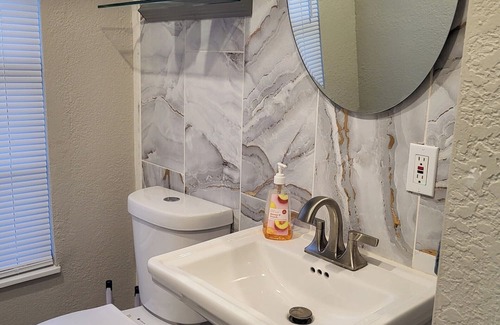 Florida Ridge House | 10 Minutes from the beach! Close to all the restaurants, shops and night life!