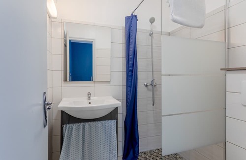 Mache House | Holiday Home '2 - Maison T3 Confort' with Shared Pool, Private Terrace and Shared Garden