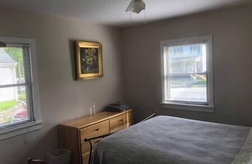 Milford House | Prívate & Affordable room 3 Minutes from Downtown!