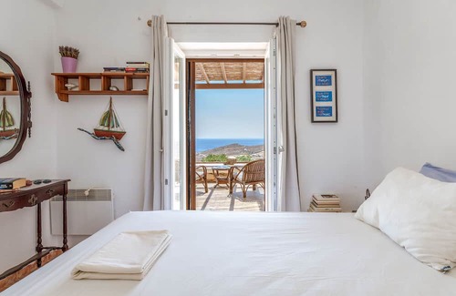 Agios Ioannis House | Holiday Home 'Aegean'stop View' with Sea View, Private Garden and Wi-Fi