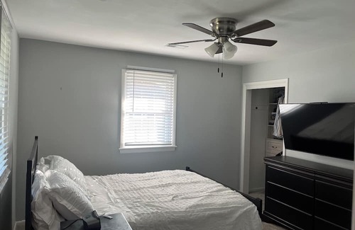 Great Bridge East House | Cozy 2-bedroom house with all amenities in Chesapeake, Va.