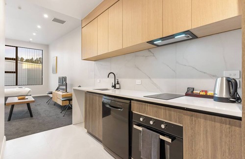 East Tamaki Apartment | Self Contained Studio Apartment with secure access and close to all amenities!
