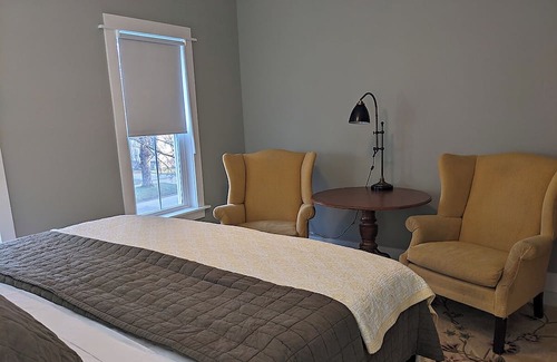 Athol Springs House | Private, Pretty and Comfy between Niagara Falls and Buffalo