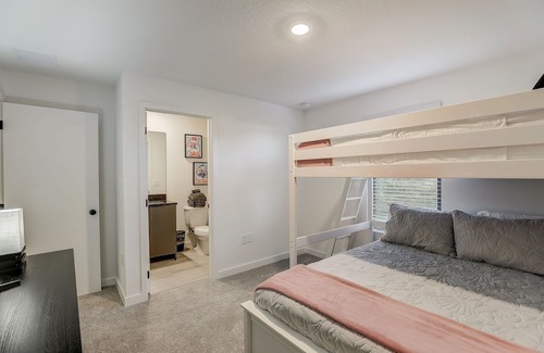 West Kissimmee Apartment | Kissimmee Luxury 3BR Home W/Pool & Close to Beach