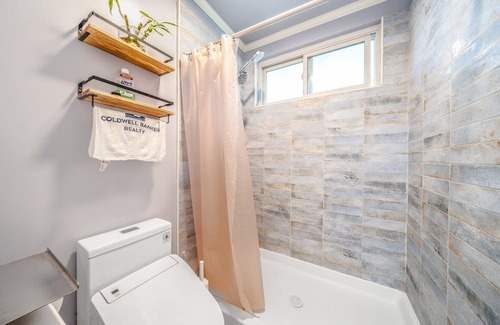 Hayward Apartment | A charming residence nestled in the tranquil neighborhood of Hayward