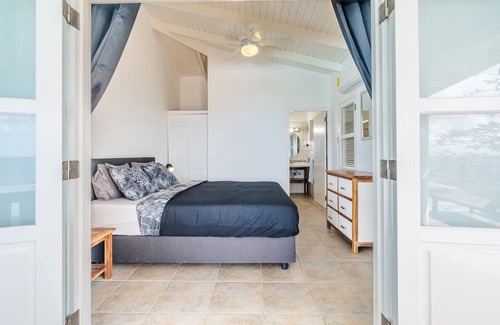 Hato House | Cliff Cottage- Vacation villa with breath taking sea view