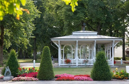 Lippstadt Apartment | Apartment 'Wohnung Am Kurpark' with Wi-Fi