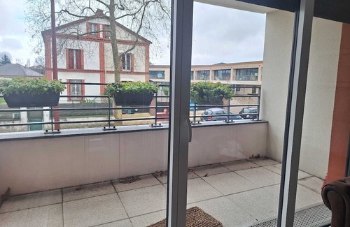 Montfermeil Apartment | Homerez - Nice apartement for 4 ppl. with balcony at Montfermeil