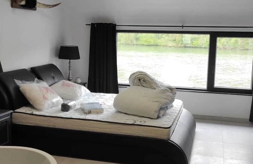 Hastiere House | Homerez - Spacious house for 6 ppl. with terrace at Hastière