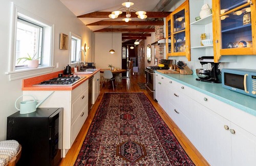 Fells Point Apartment | Wyatt's Saloon - Guest House 2 || Fells Point