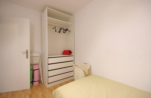 La Guineueta Apartment | Apartment with three bedrooms in Nou Barris by Alterhome