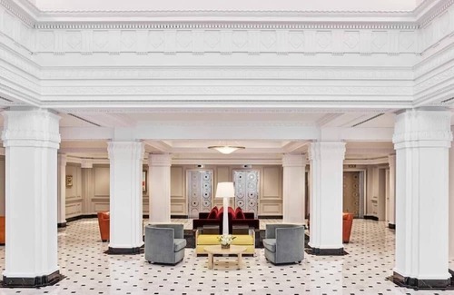 Downtown Washington D.C. Apartment | Standard Queen Near One Franklin Square WDC