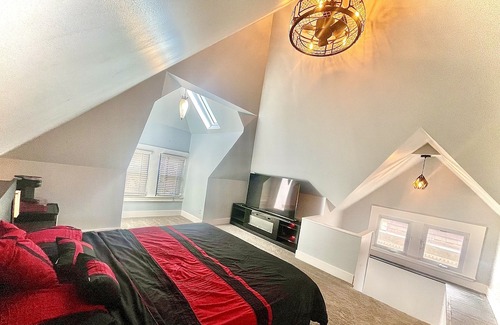 Bellevue House | Modern Victorian in Bellevue !