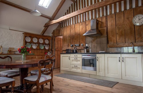 Barwick Cottage | THE GRANARY, pet friendly, with a garden in Yeovil, Somerset