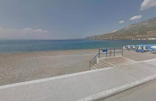 Loutraki Apartment | Apartment 'Unique Loutraki' with Sea View, Wi-Fi and Air Conditioning
