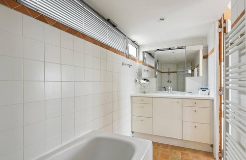 Parc-de-Montsouris Apartment | Atypical flat in Montsouris