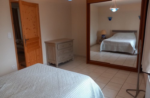 Haudrecy House | Vrbo Property