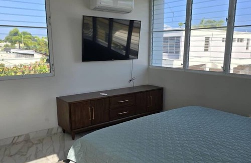 Los Paseos de Dorado House | Stylish and Elegant Derado, Double Gated communty pool tennis court 10 person cap