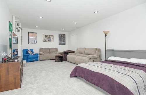 Cape Saint Claire House | Spacious basement apartment
