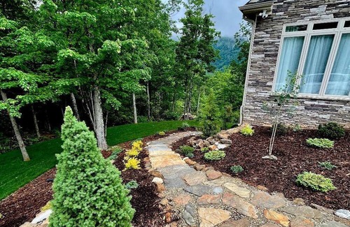 Lynn Apartment | A cozy & inviting stay in the mountains with a wildlife path, deck & Mtn views!