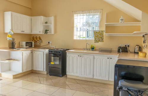 Kingstown House | Pierocks Highgate Entire house Free Parking and WI-FI