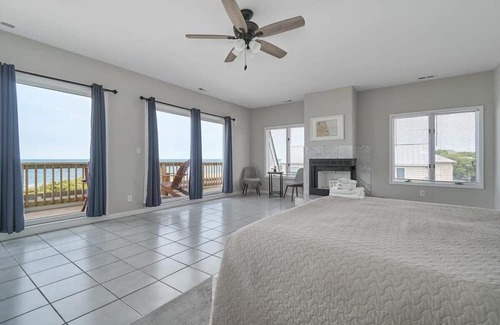Cottage Line Apartment | Beachhouse Penthouse with a Pool!