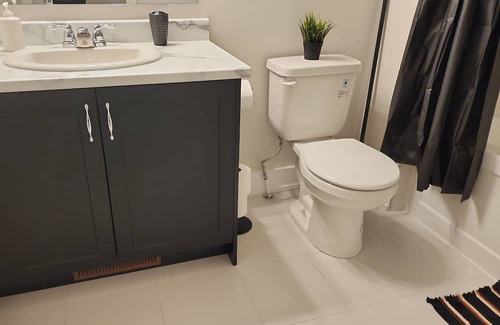 Ottawa Division Apartment | Bright Basement Oasis with Private Bath/Self Check-In & Wifi & Parking in Kanata